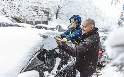 , te damos consejos para cuidar tu coche con lluvia, hielo y nieve.